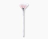 Skin2skin fan brush